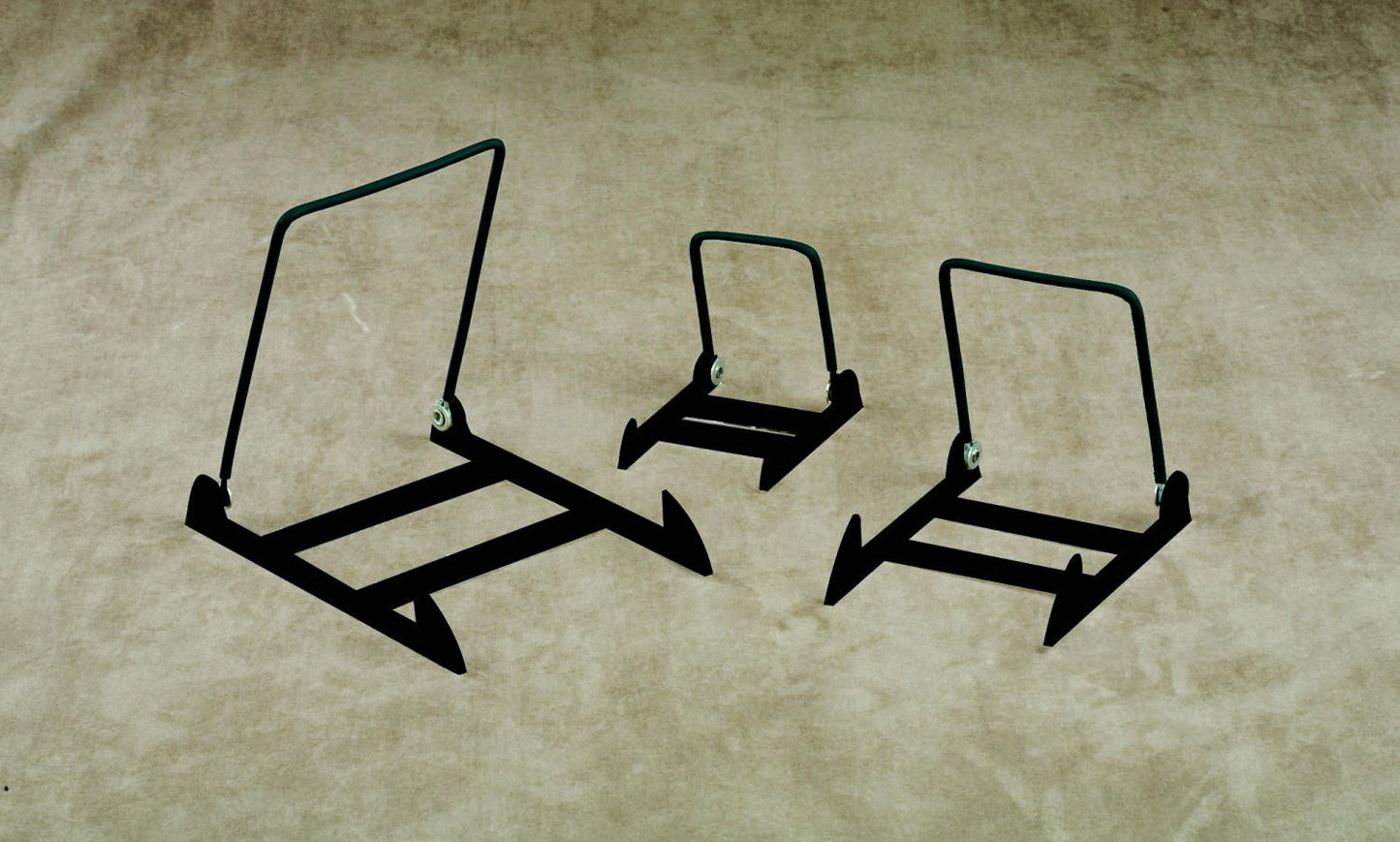 Wire Adjustable Easel