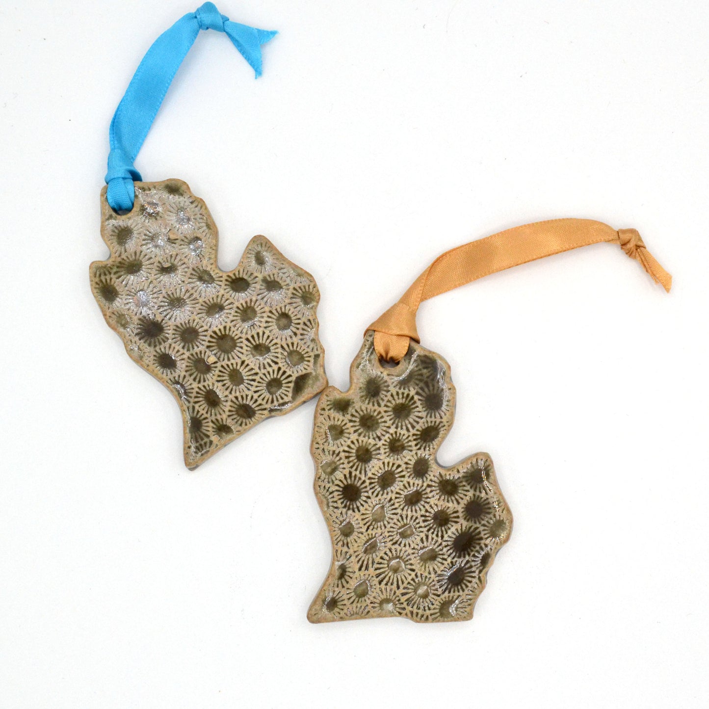 petoskey stone pattern mitten oranament