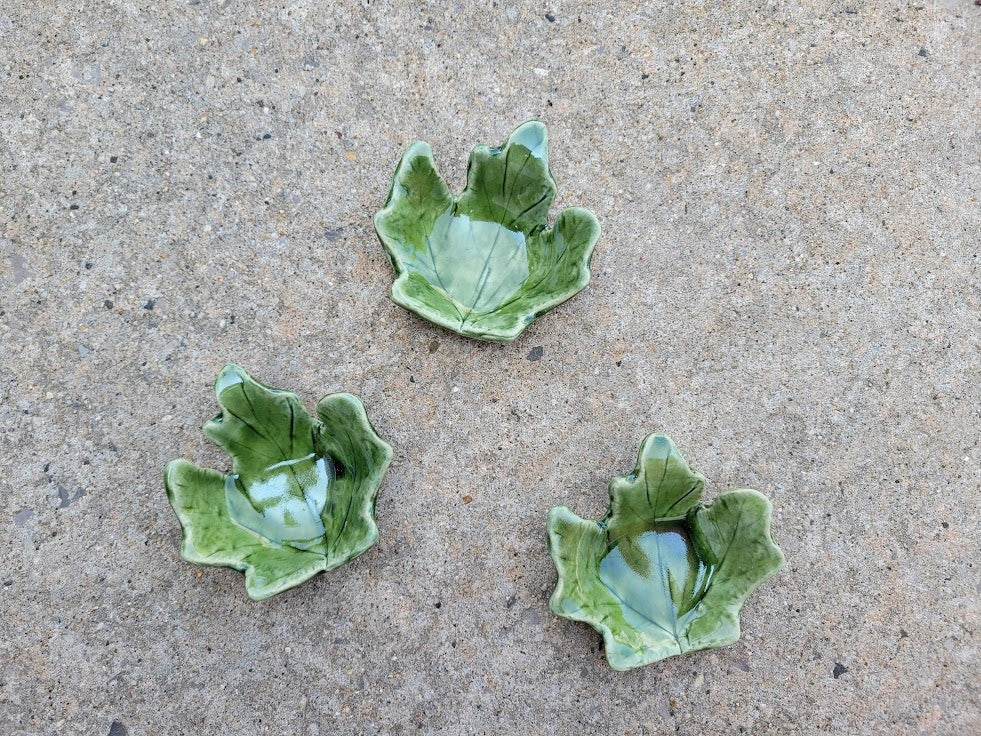 green maple leaf dishes