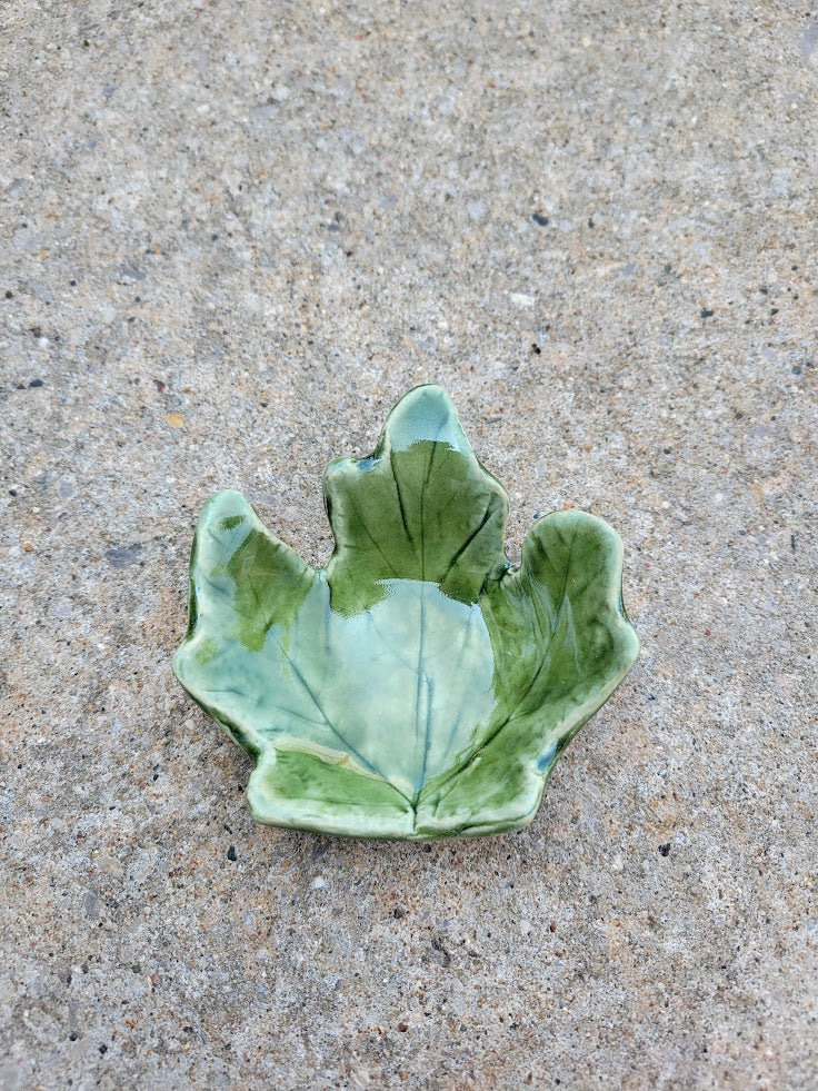 green maple leaf dish